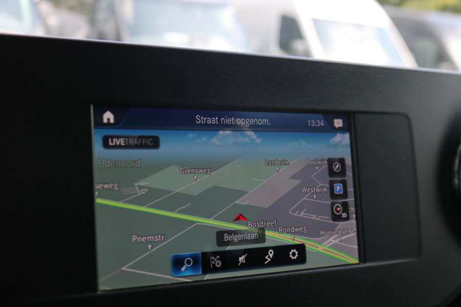 Mercedes-Benz Sprinter 319 3.0 V6 CDI L2 H2 Automaat Airco Navigatie Camera Mercedes-Benz Sprinter 319 3.0 V6 CDI L2 H2 Automaat Airco Navigatie Camera