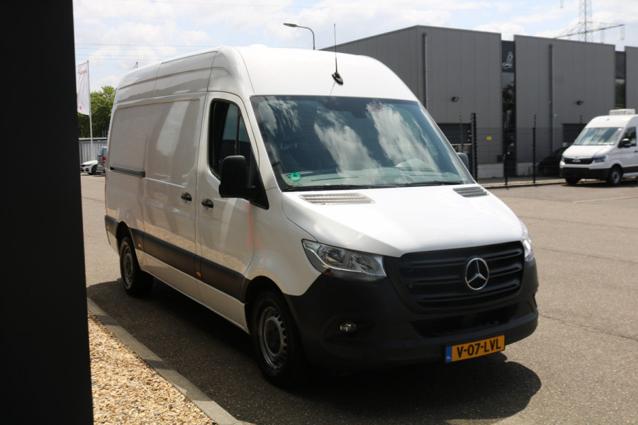 Mercedes-Benz Sprinter 319 3.0 V6 CDI L2 H2 Automaat Airco Navigatie Camera Mercedes-Benz Sprinter 319 3.0 V6 CDI L2 H2 Automaat Airco Navigatie Camera