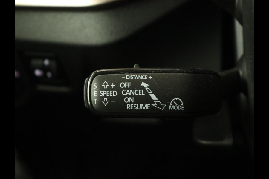 Škoda Kamiq 1.0 TSI Business Edition | Automaat | Stoelverwarming | Trekhaak | Adaptive cruise | Carplay | Virtual Cockpit | Climate control