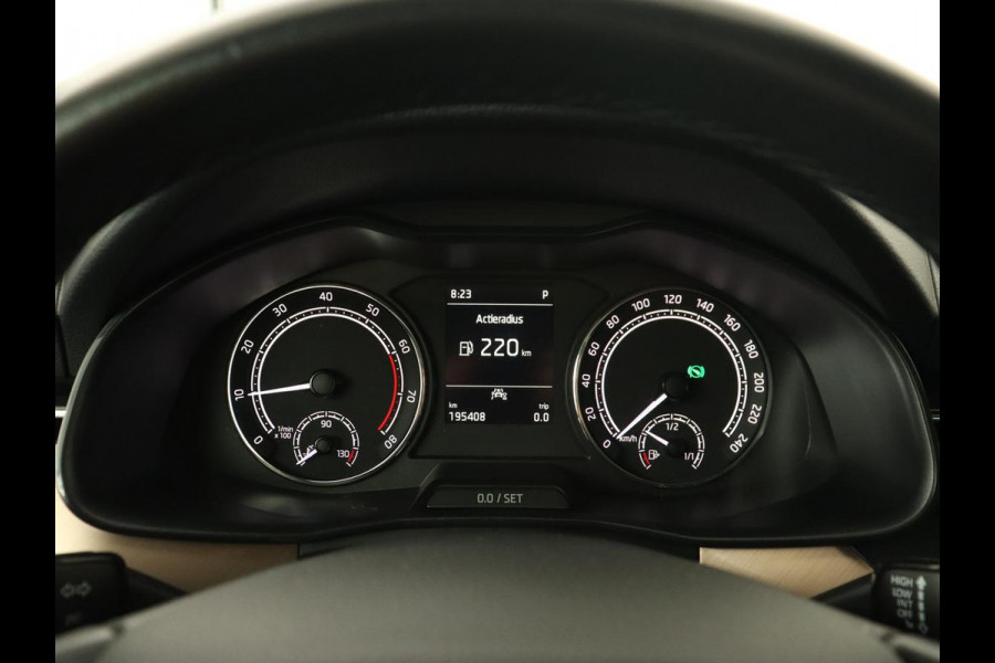 Škoda Kamiq 1.0 TSI Business Edition | Automaat | Stoelverwarming | Trekhaak | Adaptive cruise | Carplay | Virtual Cockpit | Climate control