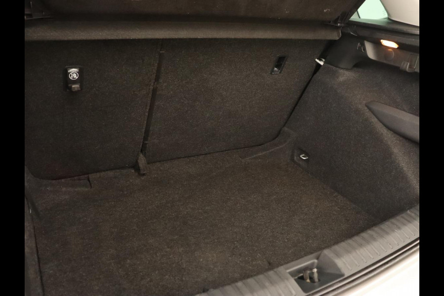 Škoda Kamiq 1.0 TSI Business Edition | Automaat | Stoelverwarming | Trekhaak | Adaptive cruise | Carplay | Virtual Cockpit | Climate control