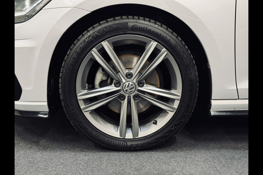 Volkswagen GOLF Variant 1.5 TSI Highline R-Line 2x | Panorama | Camera | Virtual