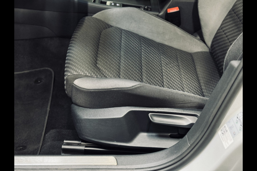 Volkswagen GOLF Variant 1.5 TSI Highline R-Line 2x | Panorama | Camera | Virtual