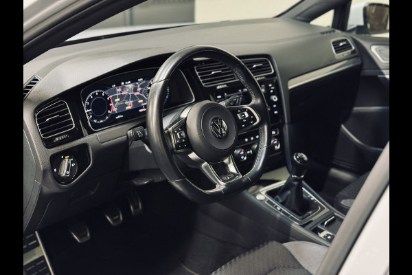 Volkswagen GOLF Variant 1.5 TSI Highline R-Line 2x | Panorama | Camera | Virtual
