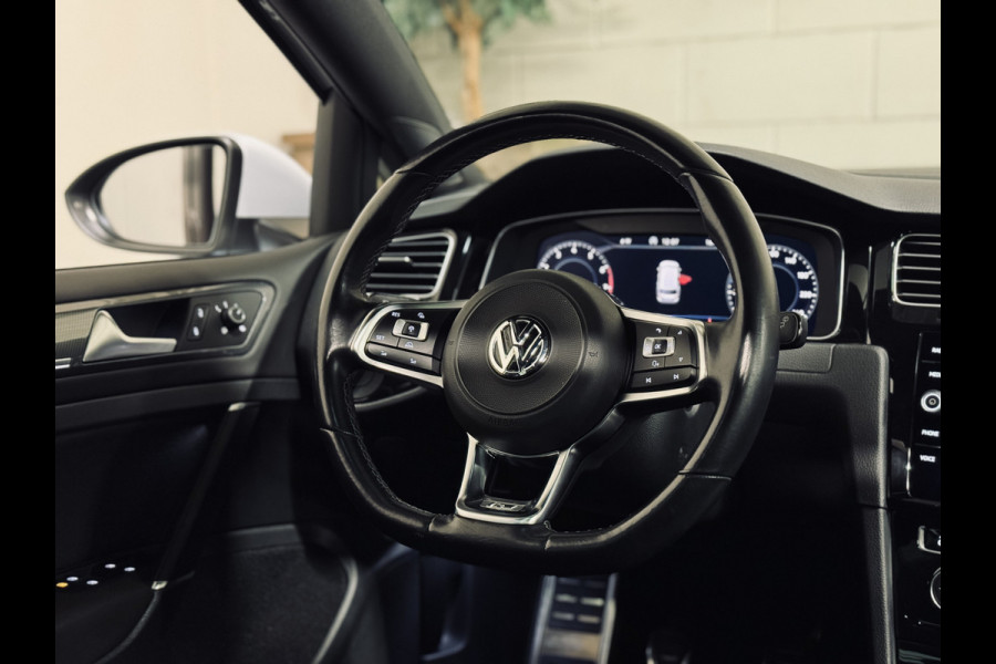 Volkswagen GOLF Variant 1.5 TSI Highline R-Line 2x | Panorama | Camera | Virtual