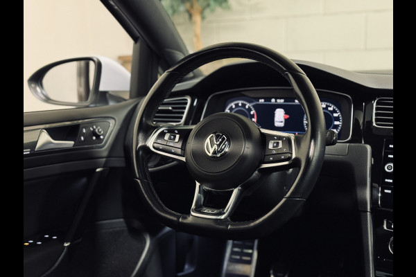 Volkswagen GOLF Variant 1.5 TSI Highline R-Line 2x | Panorama | Camera | Virtual
