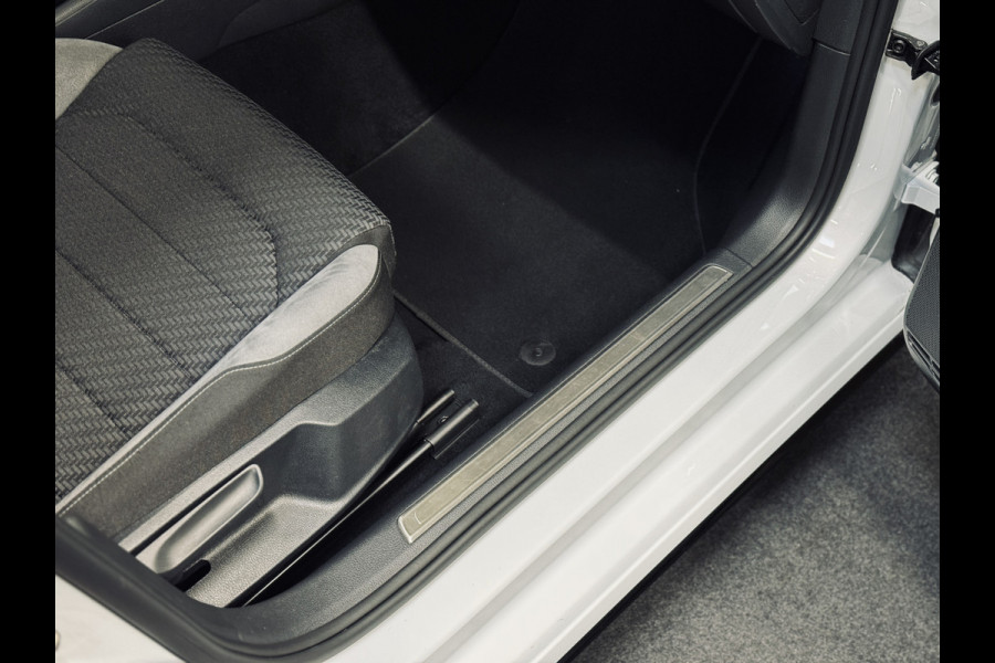 Volkswagen GOLF Variant 1.5 TSI Highline R-Line 2x | Panorama | Camera | Virtual