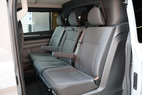 Ford Transit Custom 320 2.0 TDCI 170PK L2H1 DC LIMITED | 360 Camera | ACC | Blind Spot | Navigatie | Camera | CarPlay | Lane Assist | Elek. Trekhaak | 5-Zitter | Dubbel Cabine | MODELJAAR 2025 | BPM VRIJ | Verlengde fabrieksgarantie tot 12-2029 | Dubbel Cabine Ford Transit Custom 320 2.0 TDCI 170PK L2H1 DC LIMITED | 360 Camera | ACC | Blind Spot | Navigatie | Camera | CarPlay | Lane Assist | Elek. Trekhaak | 5-Zitter | Dubbel Cabine | MODELJAAR 2025 | BPM VRIJ | Verlengde fabrieksgarantie tot 12-2029 | Dubbel Cabine