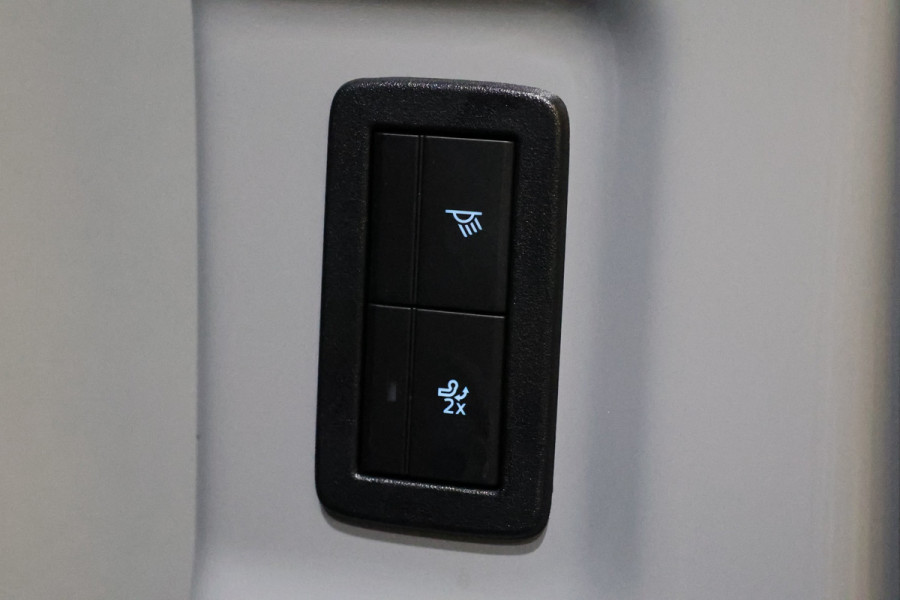 Ford Transit Custom 320 2.0 TDCI 170PK L2H1 DC LIMITED | 360 Camera | ACC | Blind Spot | Navigatie | Camera | CarPlay | Lane Assist | Elek. Trekhaak | 5-Zitter | Dubbel Cabine | MODELJAAR 2025 | BPM VRIJ | Verlengde fabrieksgarantie tot 12-2029 | Dubbel Cabine Ford Transit Custom 320 2.0 TDCI 170PK L2H1 DC LIMITED | 360 Camera | ACC | Blind Spot | Navigatie | Camera | CarPlay | Lane Assist | Elek. Trekhaak | 5-Zitter | Dubbel Cabine | MODELJAAR 2025 | BPM VRIJ | Verlengde fabrieksgarantie tot 12-2029 | Dubbel Cabine