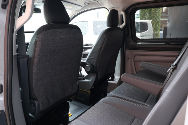 Ford Transit Custom 320 2.0 TDCI 170PK L2H1 DC LIMITED | 360 Camera | ACC | Blind Spot | Navigatie | Camera | CarPlay | Lane Assist | Elek. Trekhaak | 5-Zitter | Dubbel Cabine | MODELJAAR 2025 | BPM VRIJ | Verlengde fabrieksgarantie tot 12-2029 | Dubbel Cabine Ford Transit Custom 320 2.0 TDCI 170PK L2H1 DC LIMITED | 360 Camera | ACC | Blind Spot | Navigatie | Camera | CarPlay | Lane Assist | Elek. Trekhaak | 5-Zitter | Dubbel Cabine | MODELJAAR 2025 | BPM VRIJ | Verlengde fabrieksgarantie tot 12-2029 | Dubbel Cabine