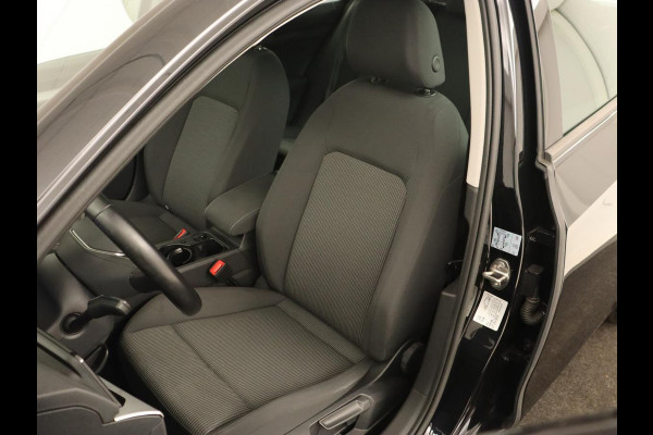 Volkswagen Golf 1.0 TSI | Carplay | Trekhaak | Full LED | Climate control | Digital Cockpit | Speedlimiter | Bluetooth | Lichtsensor