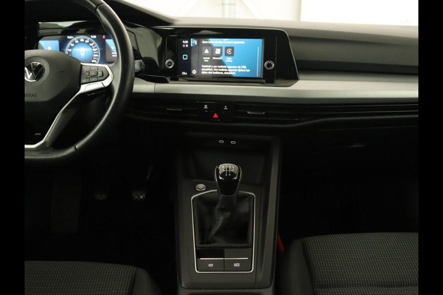Volkswagen Golf 1.0 TSI | Carplay | Trekhaak | Full LED | Climate control | Digital Cockpit | Speedlimiter | Bluetooth | Lichtsensor