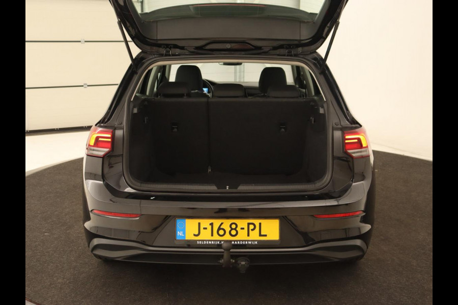 Volkswagen Golf 1.0 TSI | Carplay | Trekhaak | Full LED | Climate control | Digital Cockpit | Speedlimiter | Bluetooth | Lichtsensor