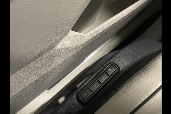 Volkswagen Tiguan 1.5 TSI 150pk DSG R-Line Platinum Panoramadak Navigatie Apple Carplay/Android Auto Camera Parkeersensoren Adaptive Cruise Control Leder Memory stoelen Stoelverwarming Elektrische achterklep Climate Control Virtual Cockpit