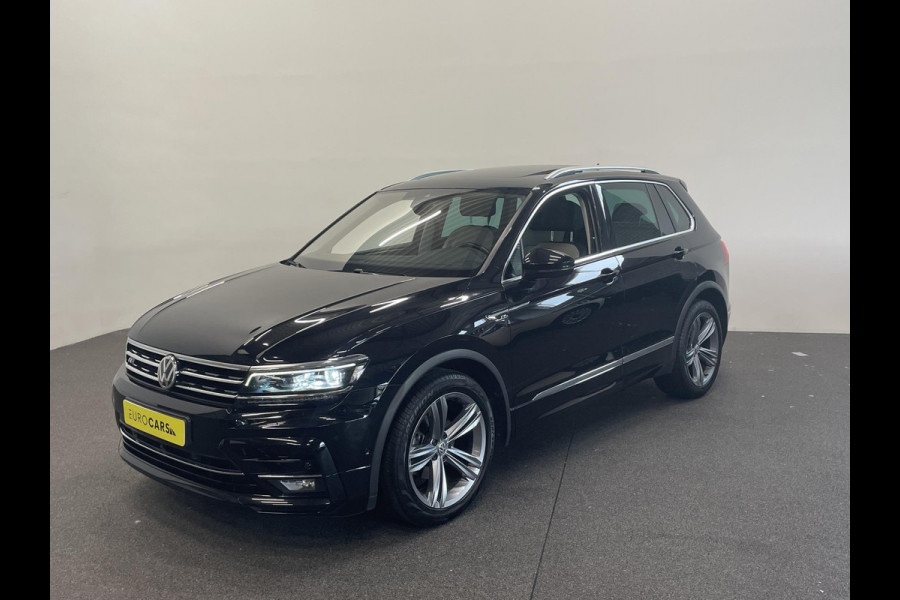 Volkswagen Tiguan 1.5 TSI 150pk DSG R-Line Platinum Panoramadak Navigatie Apple Carplay/Android Auto Camera Parkeersensoren Adaptive Cruise Control Leder Memory stoelen Stoelverwarming Elektrische achterklep Climate Control Virtual Cockpit
