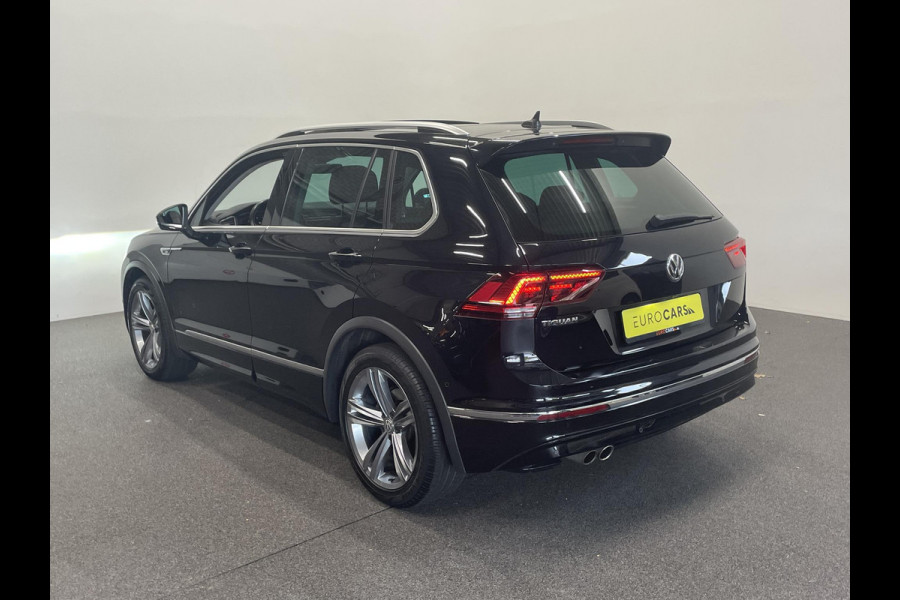 Volkswagen Tiguan 1.5 TSI 150pk DSG R-Line Platinum Panoramadak Navigatie Apple Carplay/Android Auto Camera Parkeersensoren Adaptive Cruise Control Leder Memory stoelen Stoelverwarming Elektrische achterklep Climate Control Virtual Cockpit