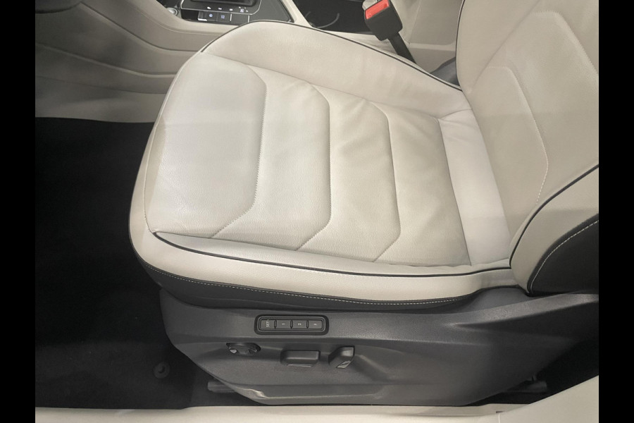 Volkswagen Tiguan 1.5 TSI 150pk DSG R-Line Platinum Panoramadak Navigatie Apple Carplay/Android Auto Camera Parkeersensoren Adaptive Cruise Control Leder Memory stoelen Stoelverwarming Elektrische achterklep Climate Control Virtual Cockpit