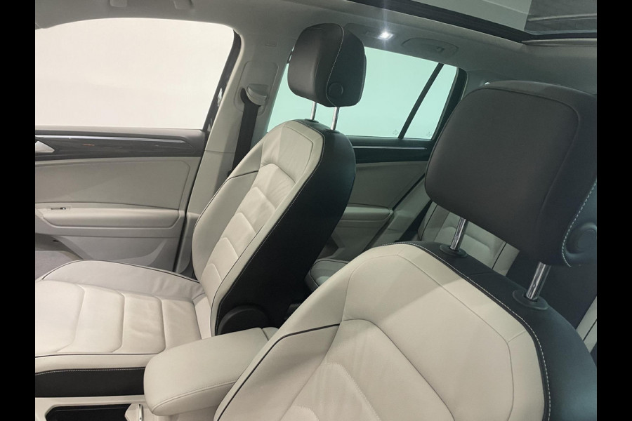 Volkswagen Tiguan 1.5 TSI 150pk DSG R-Line Platinum Panoramadak Navigatie Apple Carplay/Android Auto Camera Parkeersensoren Adaptive Cruise Control Leder Memory stoelen Stoelverwarming Elektrische achterklep Climate Control Virtual Cockpit