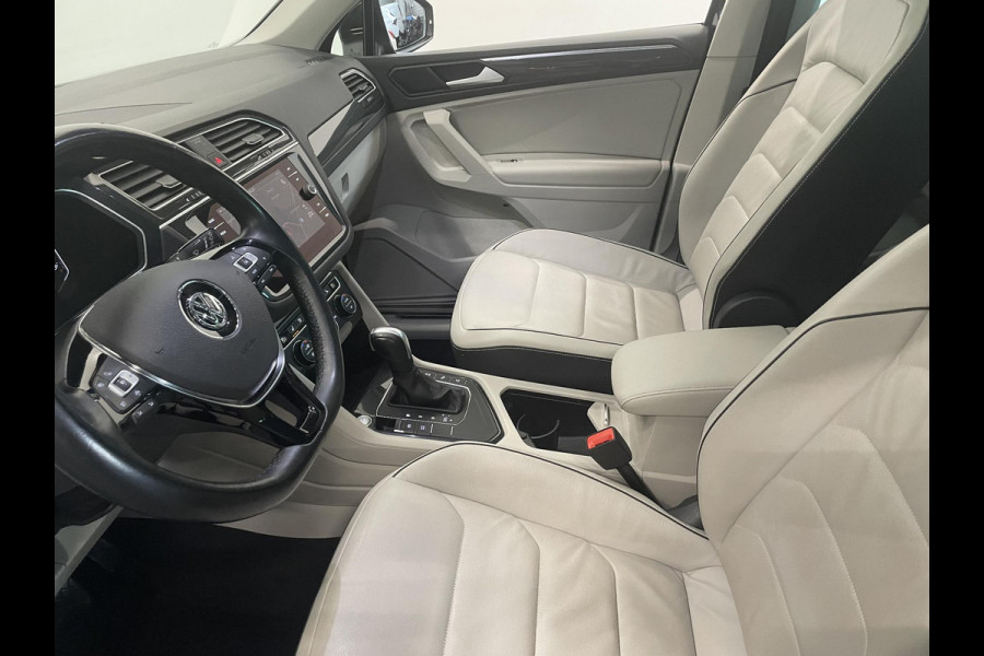 Volkswagen Tiguan 1.5 TSI 150pk DSG R-Line Platinum Panoramadak Navigatie Apple Carplay/Android Auto Camera Parkeersensoren Adaptive Cruise Control Leder Memory stoelen Stoelverwarming Elektrische achterklep Climate Control Virtual Cockpit