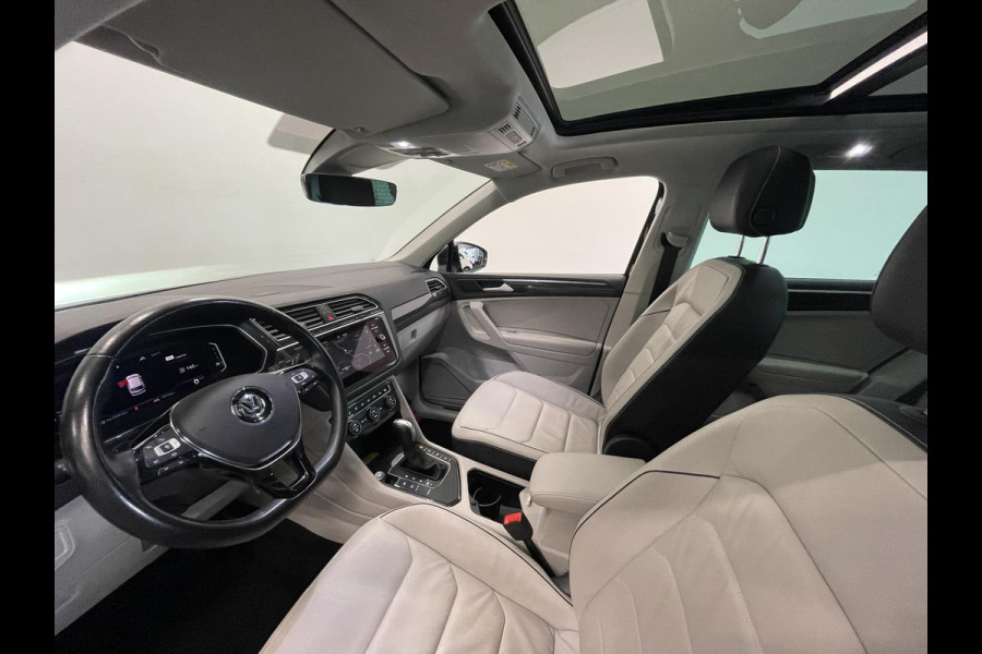Volkswagen Tiguan 1.5 TSI 150pk DSG R-Line Platinum Panoramadak Navigatie Apple Carplay/Android Auto Camera Parkeersensoren Adaptive Cruise Control Leder Memory stoelen Stoelverwarming Elektrische achterklep Climate Control Virtual Cockpit