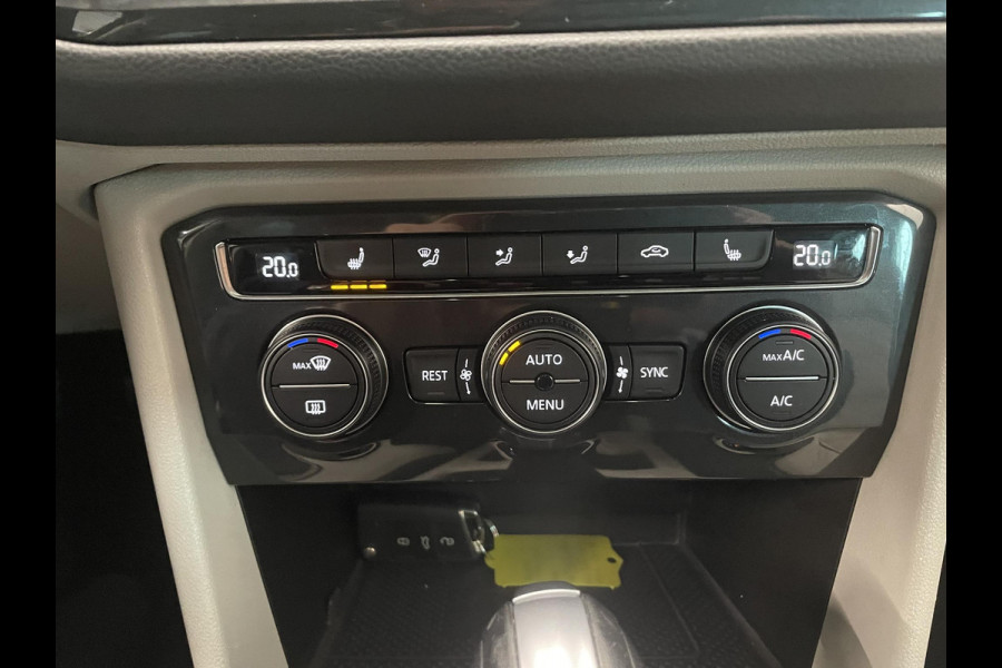 Volkswagen Tiguan 1.5 TSI 150pk DSG R-Line Platinum Panoramadak Navigatie Apple Carplay/Android Auto Camera Parkeersensoren Adaptive Cruise Control Leder Memory stoelen Stoelverwarming Elektrische achterklep Climate Control Virtual Cockpit