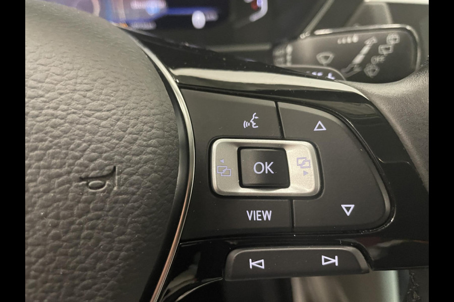 Volkswagen Tiguan 1.5 TSI 150pk DSG R-Line Platinum Panoramadak Navigatie Apple Carplay/Android Auto Camera Parkeersensoren Adaptive Cruise Control Leder Memory stoelen Stoelverwarming Elektrische achterklep Climate Control Virtual Cockpit