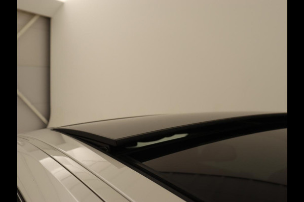 BMW 2 Serie 218i High Executive | Panoramadak | Sport Line | Leder | Harman/Kardon | Adaptive cruise | Stuurverwarming | Carplay | Camera | Navigatie | Full LED | Park Assist | Sportstoelen | Live Cockpit BMW 2 Serie 218i High Executive | Panoramadak | Sport Line | Leder | Harman/Kardon | Adaptive cruise | Stuurverwarming | Carplay | Camera | Navigatie | Full LED | Park Assist | Sportstoelen | Live Cockpit