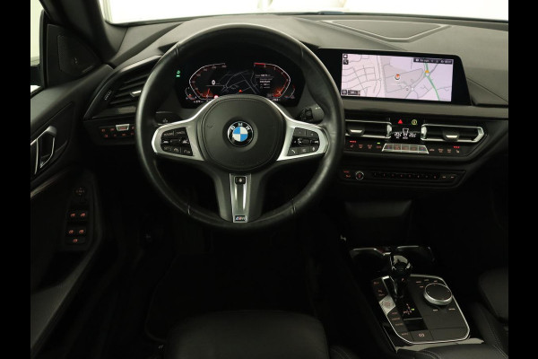 BMW 2 Serie 218i High Executive | Panoramadak | Sport Line | Leder | Harman/Kardon | Adaptive cruise | Stuurverwarming | Carplay | Camera | Navigatie | Full LED | Park Assist | Sportstoelen | Live Cockpit BMW 2 Serie 218i High Executive | Panoramadak | Sport Line | Leder | Harman/Kardon | Adaptive cruise | Stuurverwarming | Carplay | Camera | Navigatie | Full LED | Park Assist | Sportstoelen | Live Cockpit