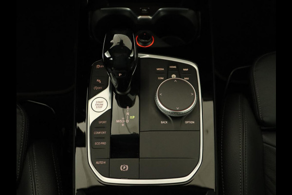 BMW 2 Serie 218i High Executive | Panoramadak | Sport Line | Leder | Harman/Kardon | Adaptive cruise | Stuurverwarming | Carplay | Camera | Navigatie | Full LED | Park Assist | Sportstoelen | Live Cockpit BMW 2 Serie 218i High Executive | Panoramadak | Sport Line | Leder | Harman/Kardon | Adaptive cruise | Stuurverwarming | Carplay | Camera | Navigatie | Full LED | Park Assist | Sportstoelen | Live Cockpit