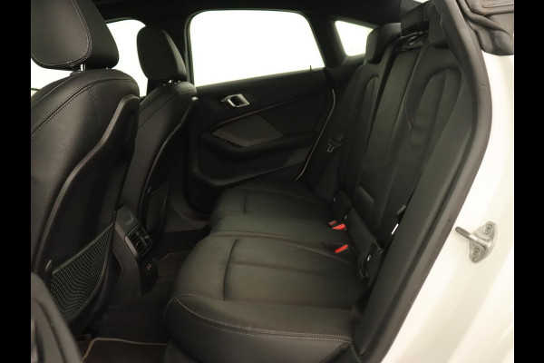 BMW 2 Serie 218i High Executive | Panoramadak | Sport Line | Leder | Harman/Kardon | Adaptive cruise | Stuurverwarming | Carplay | Camera | Navigatie | Full LED | Park Assist | Sportstoelen | Live Cockpit BMW 2 Serie 218i High Executive | Panoramadak | Sport Line | Leder | Harman/Kardon | Adaptive cruise | Stuurverwarming | Carplay | Camera | Navigatie | Full LED | Park Assist | Sportstoelen | Live Cockpit