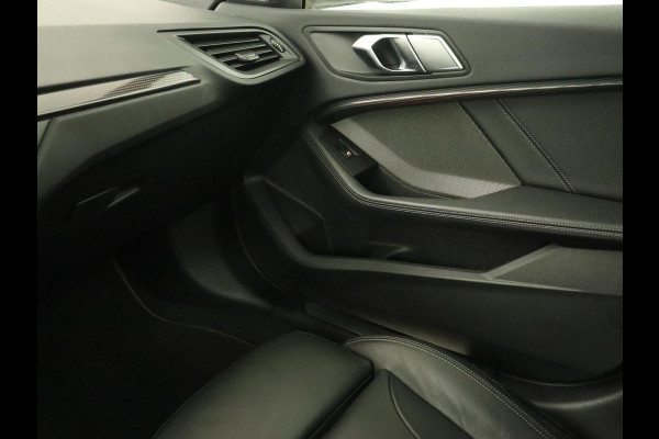 BMW 2 Serie 218i High Executive | Panoramadak | Sport Line | Leder | Harman/Kardon | Adaptive cruise | Stuurverwarming | Carplay | Camera | Navigatie | Full LED | Park Assist | Sportstoelen | Live Cockpit BMW 2 Serie 218i High Executive | Panoramadak | Sport Line | Leder | Harman/Kardon | Adaptive cruise | Stuurverwarming | Carplay | Camera | Navigatie | Full LED | Park Assist | Sportstoelen | Live Cockpit