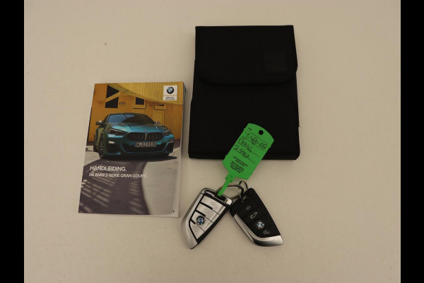 BMW 2 Serie 218i High Executive | Panoramadak | Sport Line | Leder | Harman/Kardon | Adaptive cruise | Stuurverwarming | Carplay | Camera | Navigatie | Full LED | Park Assist | Sportstoelen | Live Cockpit BMW 2 Serie 218i High Executive | Panoramadak | Sport Line | Leder | Harman/Kardon | Adaptive cruise | Stuurverwarming | Carplay | Camera | Navigatie | Full LED | Park Assist | Sportstoelen | Live Cockpit