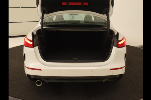 BMW 2 Serie 218i High Executive | Panoramadak | Sport Line | Leder | Harman/Kardon | Adaptive cruise | Stuurverwarming | Carplay | Camera | Navigatie | Full LED | Park Assist | Sportstoelen | Live Cockpit BMW 2 Serie 218i High Executive | Panoramadak | Sport Line | Leder | Harman/Kardon | Adaptive cruise | Stuurverwarming | Carplay | Camera | Navigatie | Full LED | Park Assist | Sportstoelen | Live Cockpit