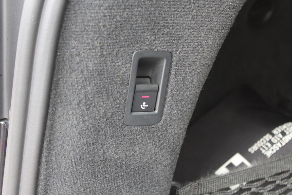 Audi A6 Allroad quattro 55 TFSI Pro Line Plus / Trekhaak / Panoramadak / Camera / Leder / Keyless / 20'' / CarPlay / B&O / Stuurverwarming / Dodehoek / DAB / ACC / Stoelverwarming / Zonnescherm zijruiten