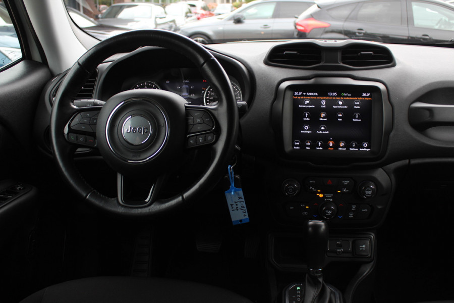 Jeep Renegade 1.4 MultiAir Limited / Trekhaak / Navigatie / CarPlay / 17'' / Parkeerhulp V+A / DAB / ACC Jeep Renegade 1.4 MultiAir Limited / Trekhaak / Navigatie / CarPlay / 17'' / Parkeerhulp V+A / DAB / ACC