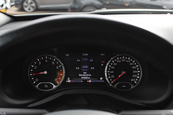Jeep Renegade 1.4 MultiAir Limited / Trekhaak / Navigatie / CarPlay / 17'' / Parkeerhulp V+A / DAB / ACC Jeep Renegade 1.4 MultiAir Limited / Trekhaak / Navigatie / CarPlay / 17'' / Parkeerhulp V+A / DAB / ACC