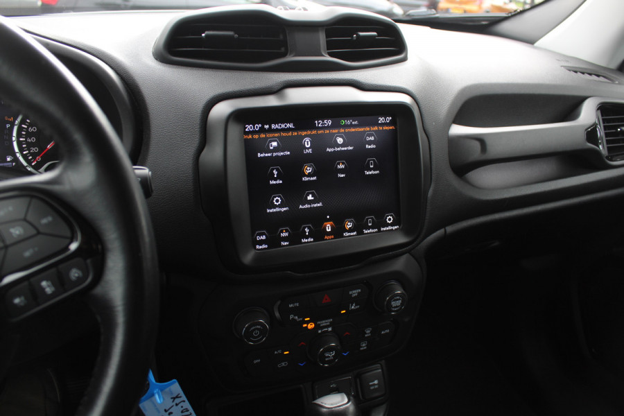 Jeep Renegade 1.4 MultiAir Limited / Trekhaak / Navigatie / CarPlay / 17'' / Parkeerhulp V+A / DAB / ACC Jeep Renegade 1.4 MultiAir Limited / Trekhaak / Navigatie / CarPlay / 17'' / Parkeerhulp V+A / DAB / ACC