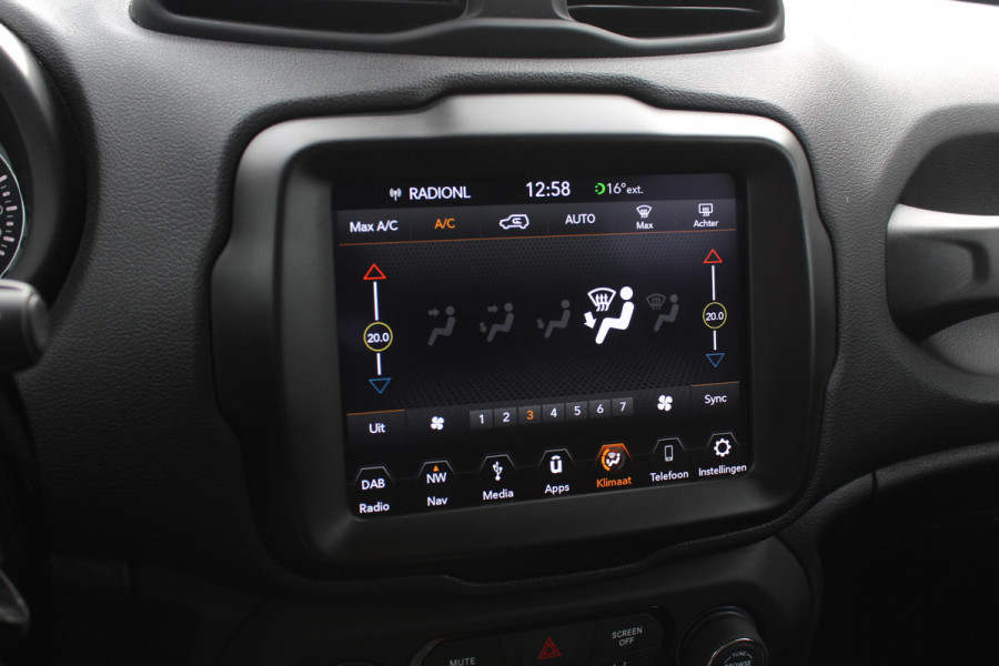 Jeep Renegade 1.4 MultiAir Limited / Trekhaak / Navigatie / CarPlay / 17'' / Parkeerhulp V+A / DAB / ACC Jeep Renegade 1.4 MultiAir Limited / Trekhaak / Navigatie / CarPlay / 17'' / Parkeerhulp V+A / DAB / ACC