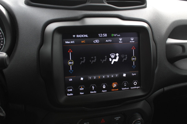 Jeep Renegade 1.4 MultiAir Limited / Trekhaak / Navigatie / CarPlay / 17'' / Parkeerhulp V+A / DAB / ACC Jeep Renegade 1.4 MultiAir Limited / Trekhaak / Navigatie / CarPlay / 17'' / Parkeerhulp V+A / DAB / ACC