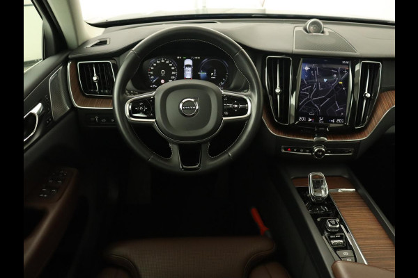 Volvo XC60 2.0 T8 Twin Engine AWD Inscription | Panoramadak | Trekhaak | Stoelventilatie | Bowers & Wilkins | Head-Up | Adaptive cruise | Leder | 360 Camera | Carplay | Navigatie | Luchvering | PHEV | Plug In