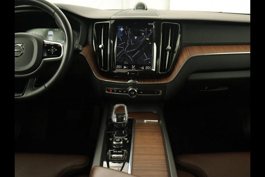 Volvo XC60 2.0 T8 Twin Engine AWD Inscription | Panoramadak | Trekhaak | Stoelventilatie | Bowers & Wilkins | Head-Up | Adaptive cruise | Leder | 360 Camera | Carplay | Navigatie | Luchvering | PHEV | Plug In