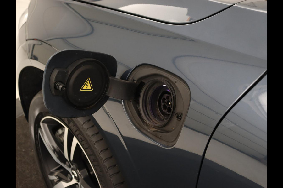 Volvo XC60 2.0 T8 Twin Engine AWD Inscription | Panoramadak | Trekhaak | Stoelventilatie | Bowers & Wilkins | Head-Up | Adaptive cruise | Leder | 360 Camera | Carplay | Navigatie | Luchvering | PHEV | Plug In