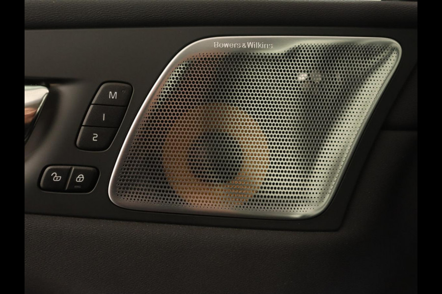 Volvo XC60 2.0 T8 Twin Engine AWD Inscription | Panoramadak | Trekhaak | Stoelventilatie | Bowers & Wilkins | Head-Up | Adaptive cruise | Leder | 360 Camera | Carplay | Navigatie | Luchvering | PHEV | Plug In
