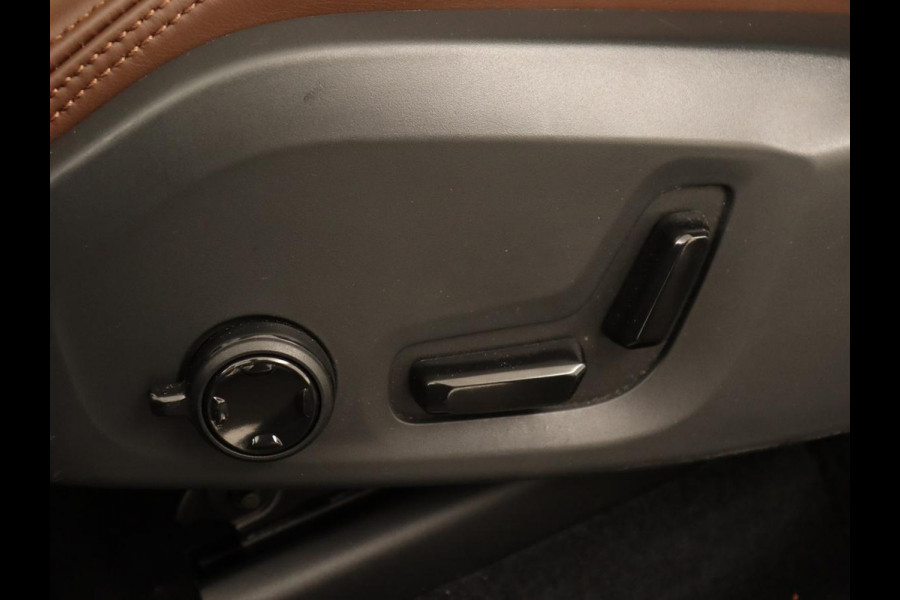 Volvo XC60 2.0 T8 Twin Engine AWD Inscription | Panoramadak | Trekhaak | Stoelventilatie | Bowers & Wilkins | Head-Up | Adaptive cruise | Leder | 360 Camera | Carplay | Navigatie | Luchvering | PHEV | Plug In