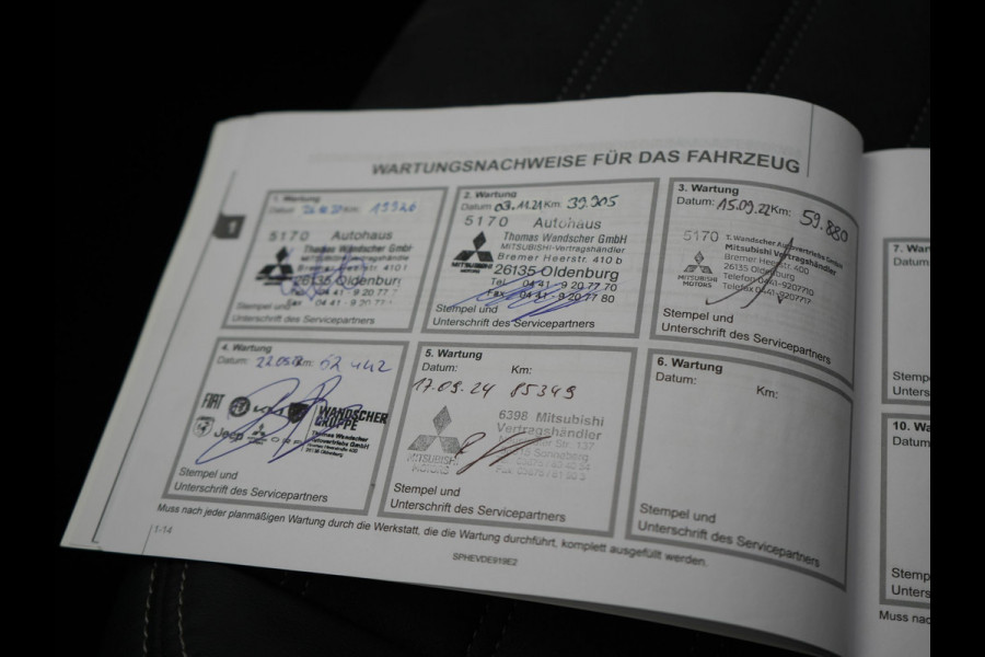 Mitsubishi Outlander 2.4 Intense Plug In Hybrid 225pk Dealer O.H PHEV | Trekhaak Afneembaar | Alcantara Sportstoelen Verwarmd | Camera | Apple Carplay | Keyless | DAB |