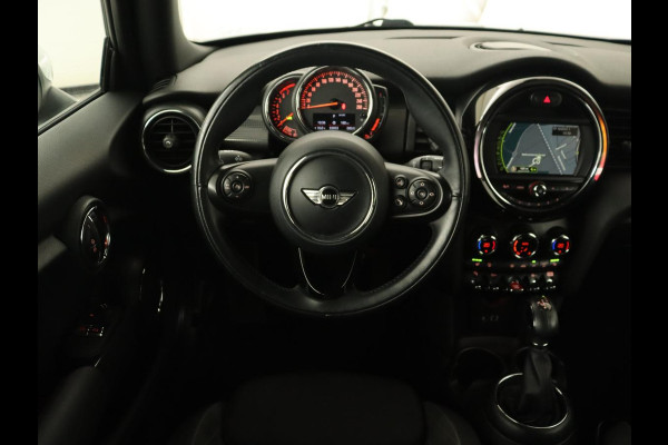 MINI Cooper 1.5 Chili | Automaat | Stoelverwarming | Full LED | Navigatie | Parkeerhulp | Sportstoelen | Climate control | Cruise control