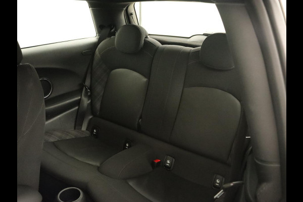 MINI Cooper 1.5 Chili | Automaat | Stoelverwarming | Full LED | Navigatie | Parkeerhulp | Sportstoelen | Climate control | Cruise control