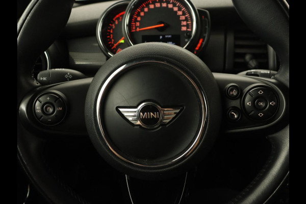 MINI Cooper 1.5 Chili | Automaat | Stoelverwarming | Full LED | Navigatie | Parkeerhulp | Sportstoelen | Climate control | Cruise control