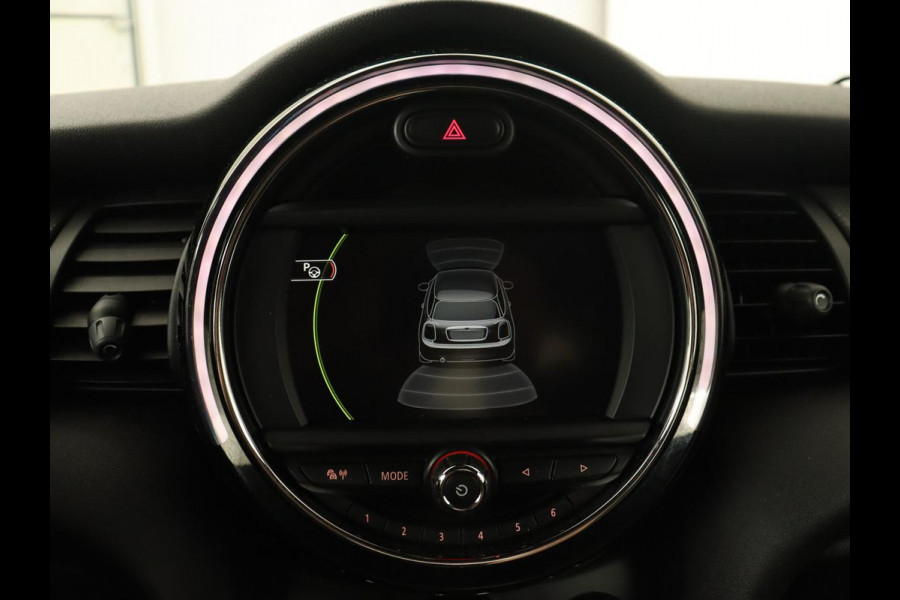 MINI Cooper 1.5 Chili | Automaat | Stoelverwarming | Full LED | Navigatie | Parkeerhulp | Sportstoelen | Climate control | Cruise control