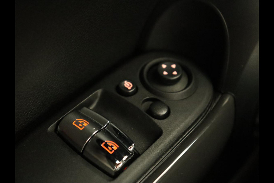 MINI Cooper 1.5 Chili | Automaat | Stoelverwarming | Full LED | Navigatie | Parkeerhulp | Sportstoelen | Climate control | Cruise control